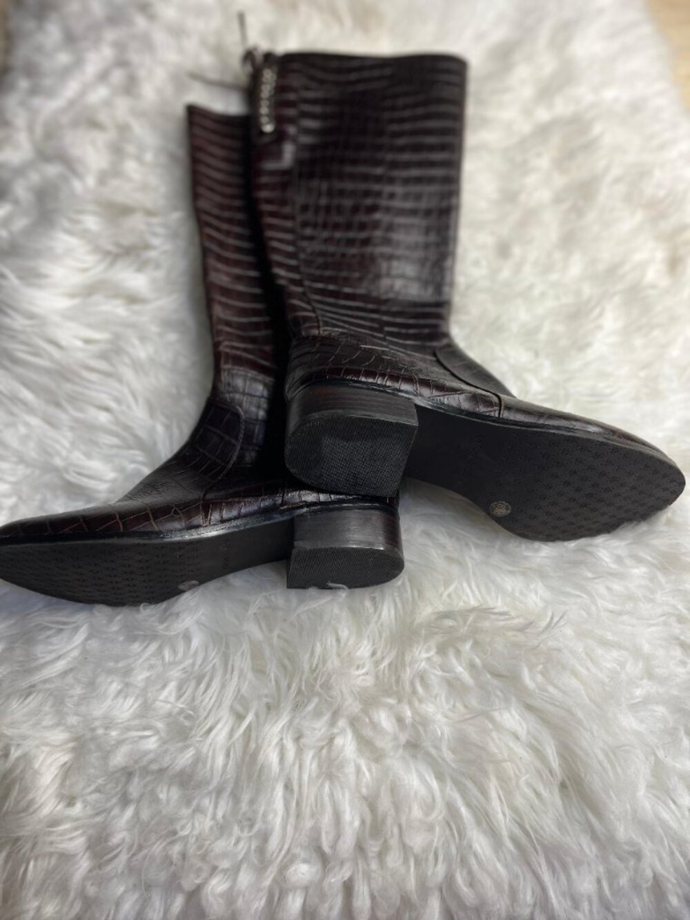 Antonio Melani NWOT Brown Croc Embossed Leather Knee High Chain Lace Up Boots 6M - Picture 3 of 4
